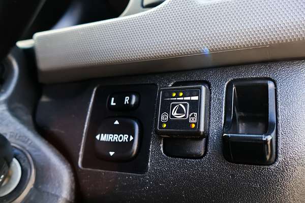 2013 Toyota Hiace TRH201R LWB