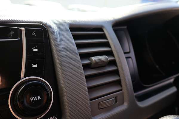 2013 Toyota Hiace TRH201R LWB