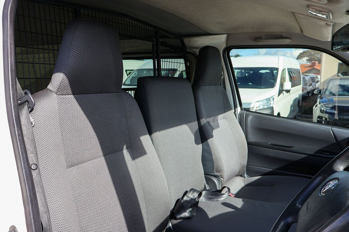2013 Toyota Hiace TRH201R LWB