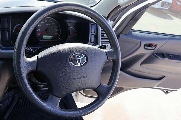 2013 Toyota Hiace TRH201R LWB