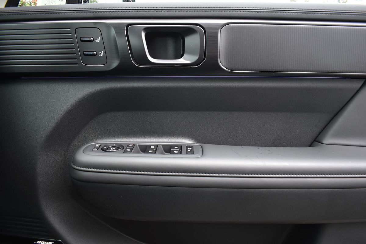 2025 Hyundai Santa Fe Hybrid Calligraphy MX5.V1