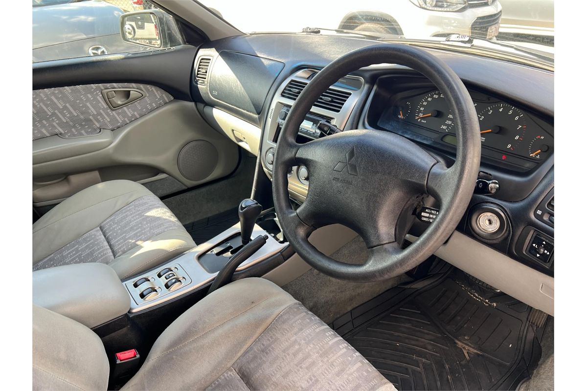 2004 Mitsubishi Magna ES TL