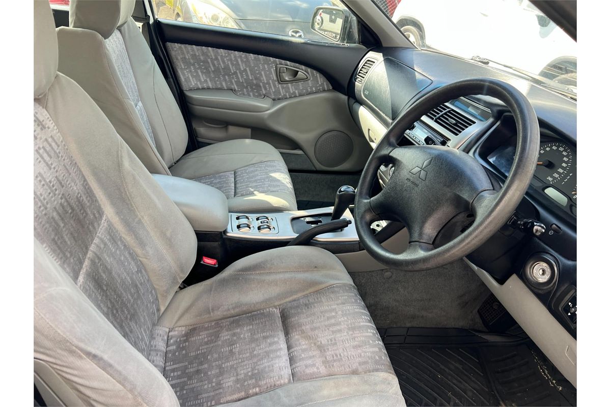 2004 Mitsubishi Magna ES TL