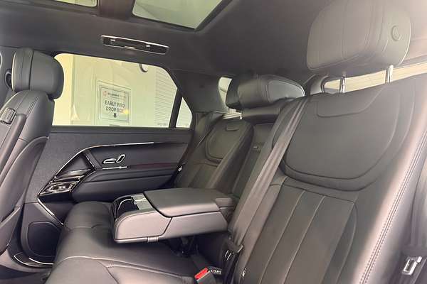 2025 Land Rover Range Rover Sport D250 Dynamic SE L461