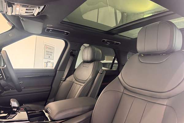 2025 Land Rover Range Rover Sport D250 Dynamic SE L461
