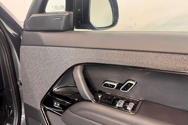 2025 Land Rover Range Rover Sport D250 Dynamic SE L461