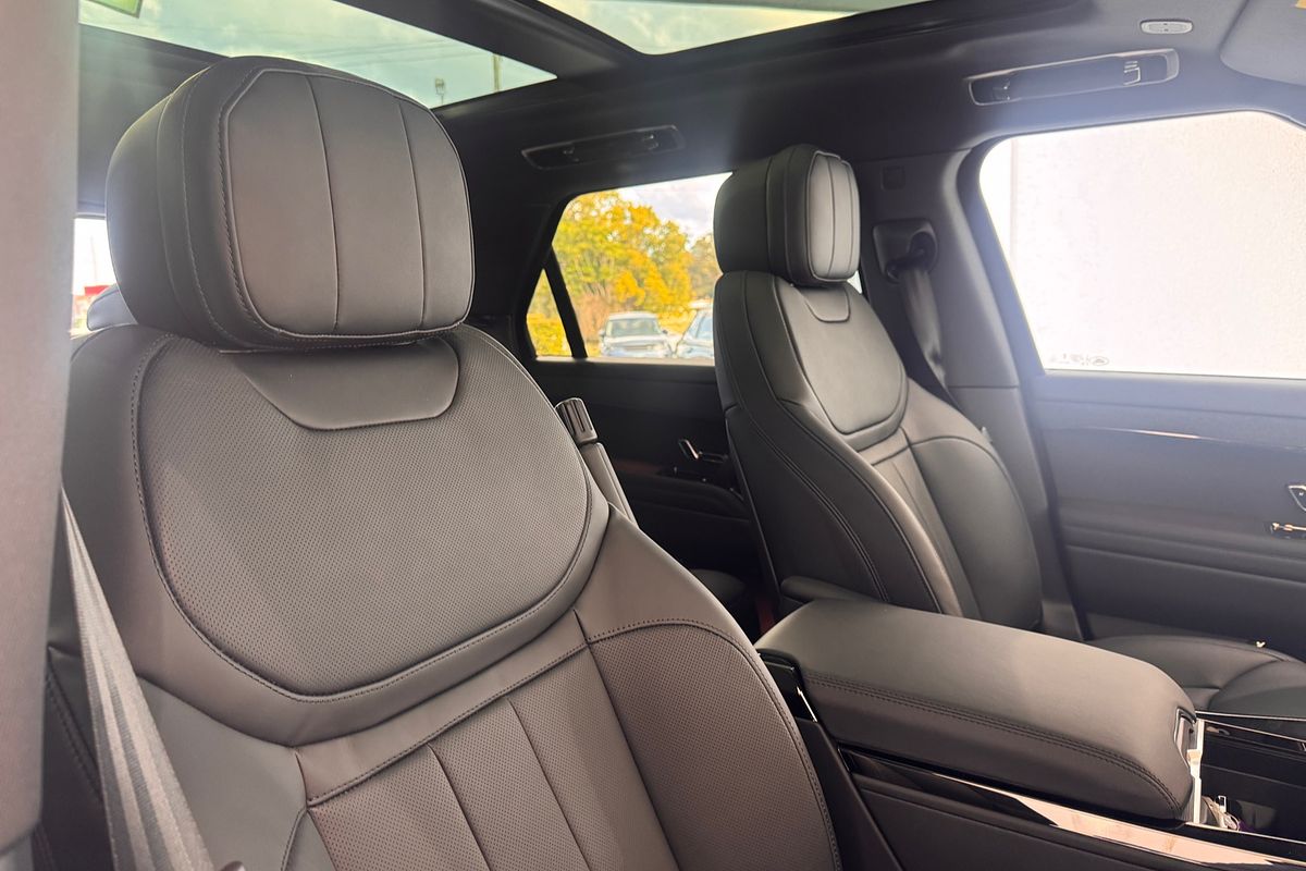 2025 Land Rover Range Rover Sport D250 Dynamic SE L461