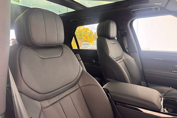 2025 Land Rover Range Rover Sport D250 Dynamic SE L461