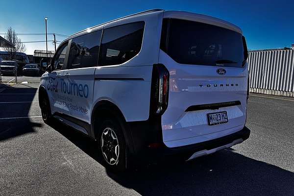 2025 Ford Tourneo Active AV SWB