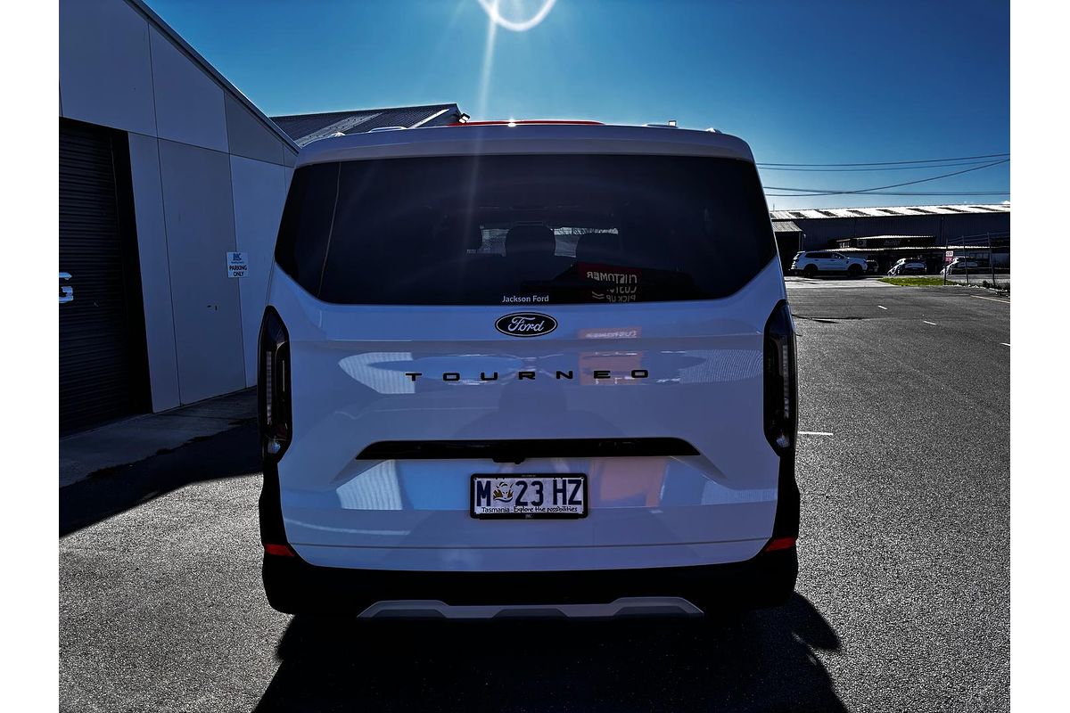 2025 Ford Tourneo Active AV SWB