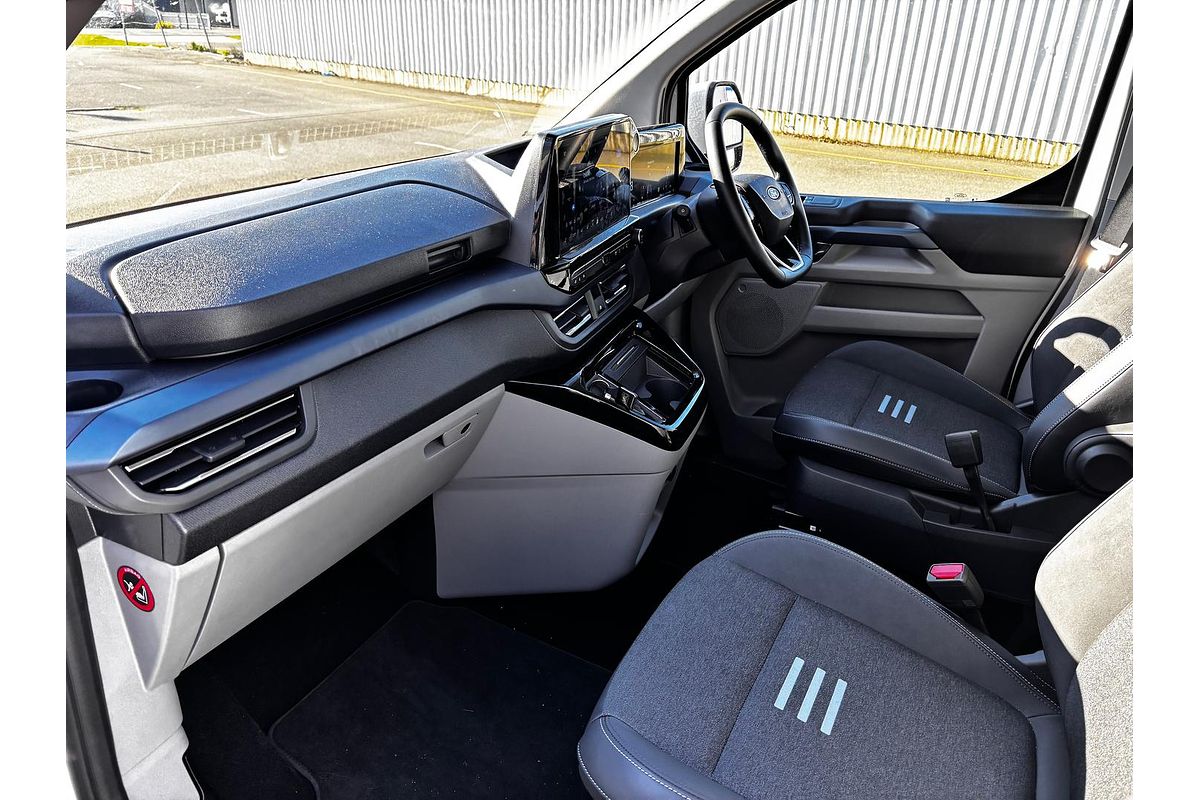 2025 Ford Tourneo Active AV SWB