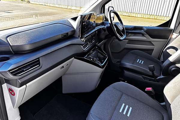 2025 Ford Tourneo Active AV SWB