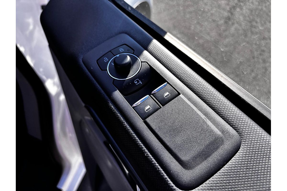 2025 Ford Tourneo Active AV SWB