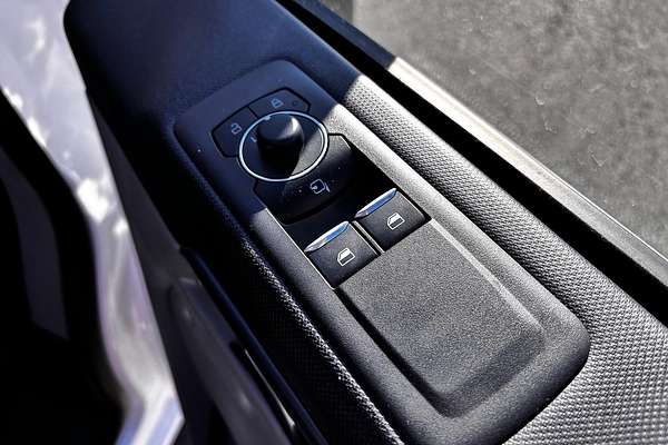 2025 Ford Tourneo Active AV SWB