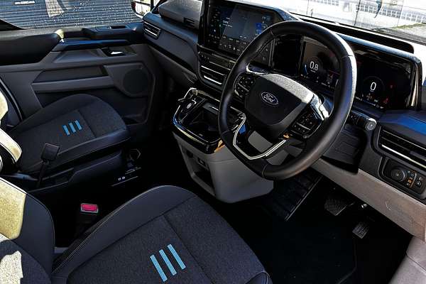 2025 Ford Tourneo Active AV SWB