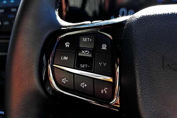 2025 Ford Tourneo Active AV SWB