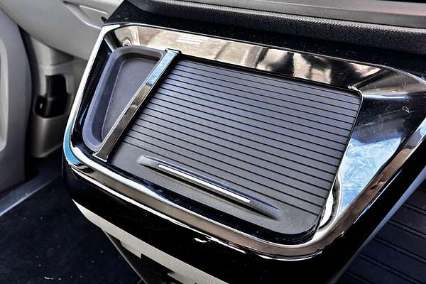 2025 Ford Tourneo Active AV SWB