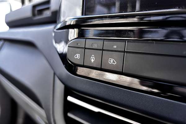 2025 Ford Tourneo Active AV SWB