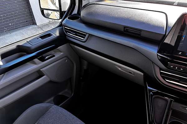 2025 Ford Tourneo Active AV SWB