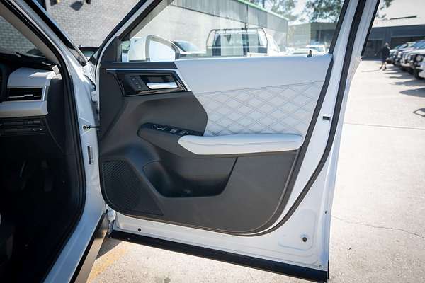 2022 Mitsubishi Outlander Exceed ZM