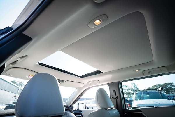 2022 Mitsubishi Outlander Exceed ZM