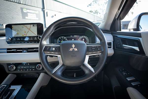 2022 Mitsubishi Outlander Exceed ZM