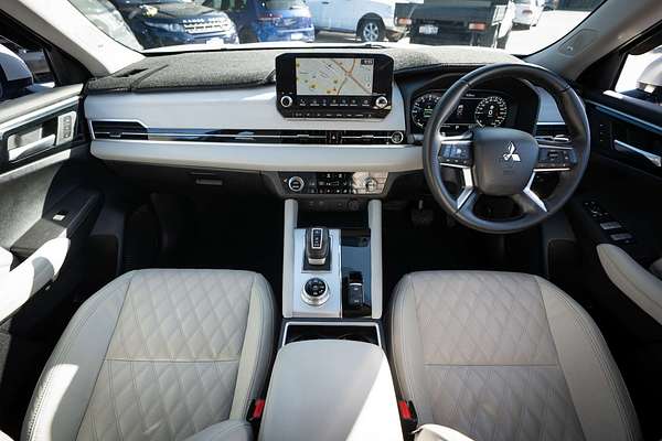 2022 Mitsubishi Outlander Exceed ZM