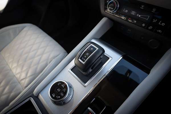 2022 Mitsubishi Outlander Exceed ZM