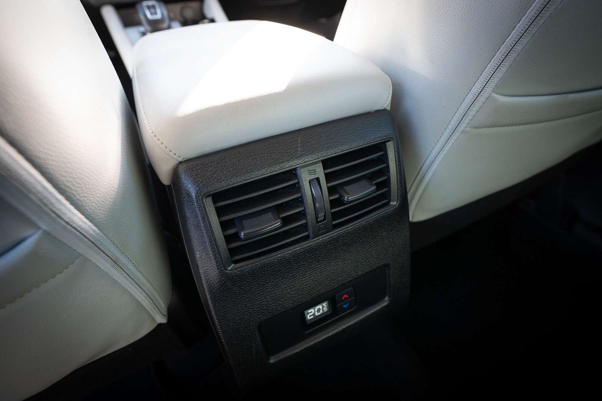 2022 Mitsubishi Outlander Exceed ZM