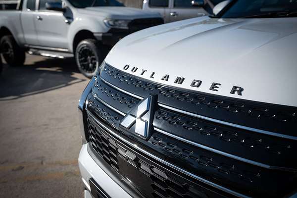 2022 Mitsubishi Outlander Exceed ZM