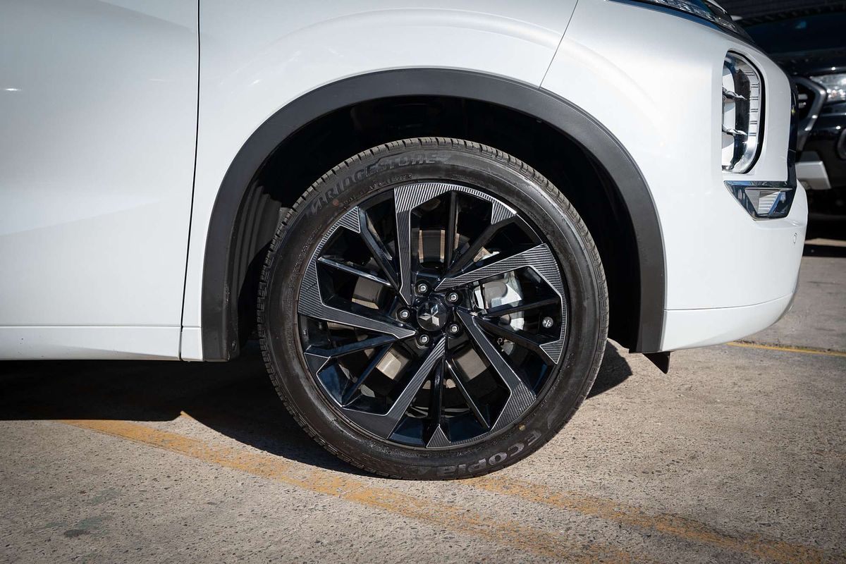 2022 Mitsubishi Outlander Exceed ZM