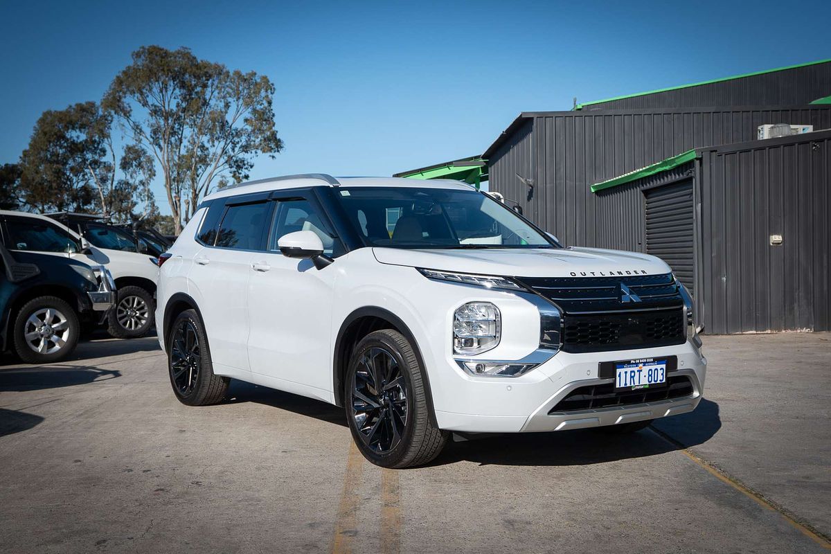 2022 Mitsubishi Outlander Exceed ZM