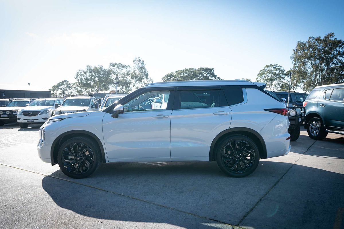 2022 Mitsubishi Outlander Exceed ZM