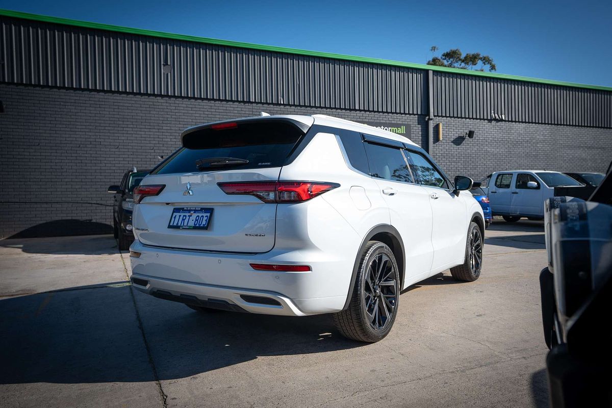 2022 Mitsubishi Outlander Exceed ZM