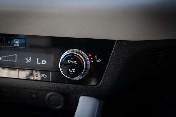 2022 Mitsubishi Outlander Exceed ZM