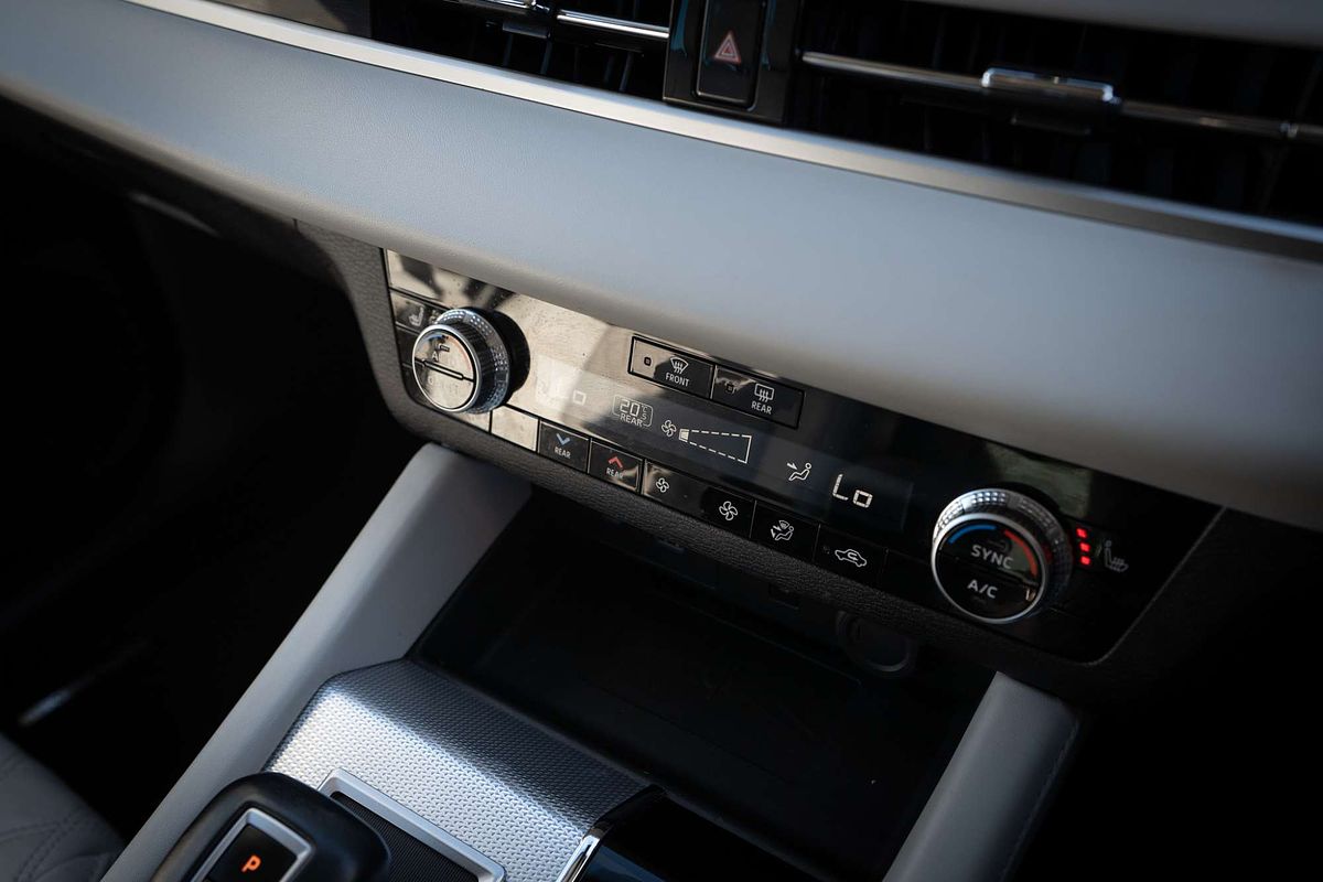 2022 Mitsubishi Outlander Exceed ZM