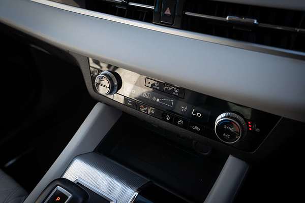 2022 Mitsubishi Outlander Exceed ZM