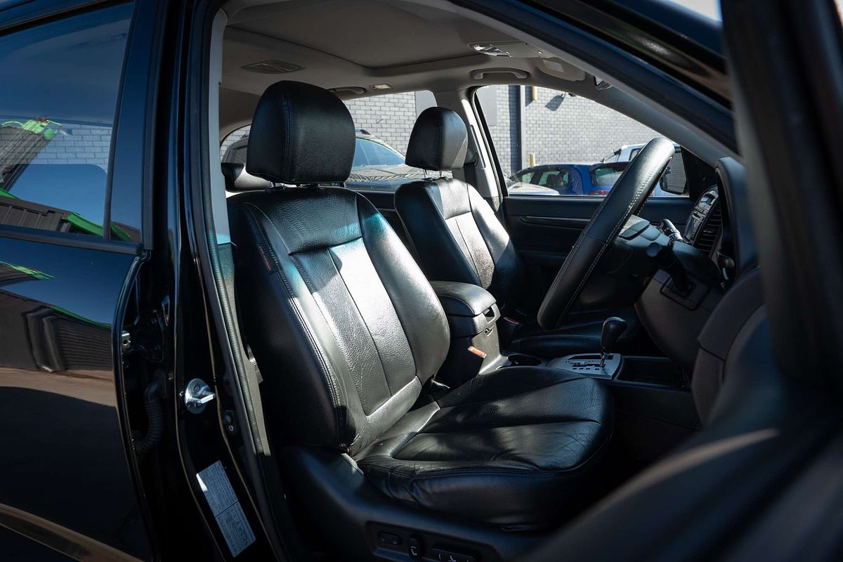 2011 Hyundai Santa Fe Highlander CM