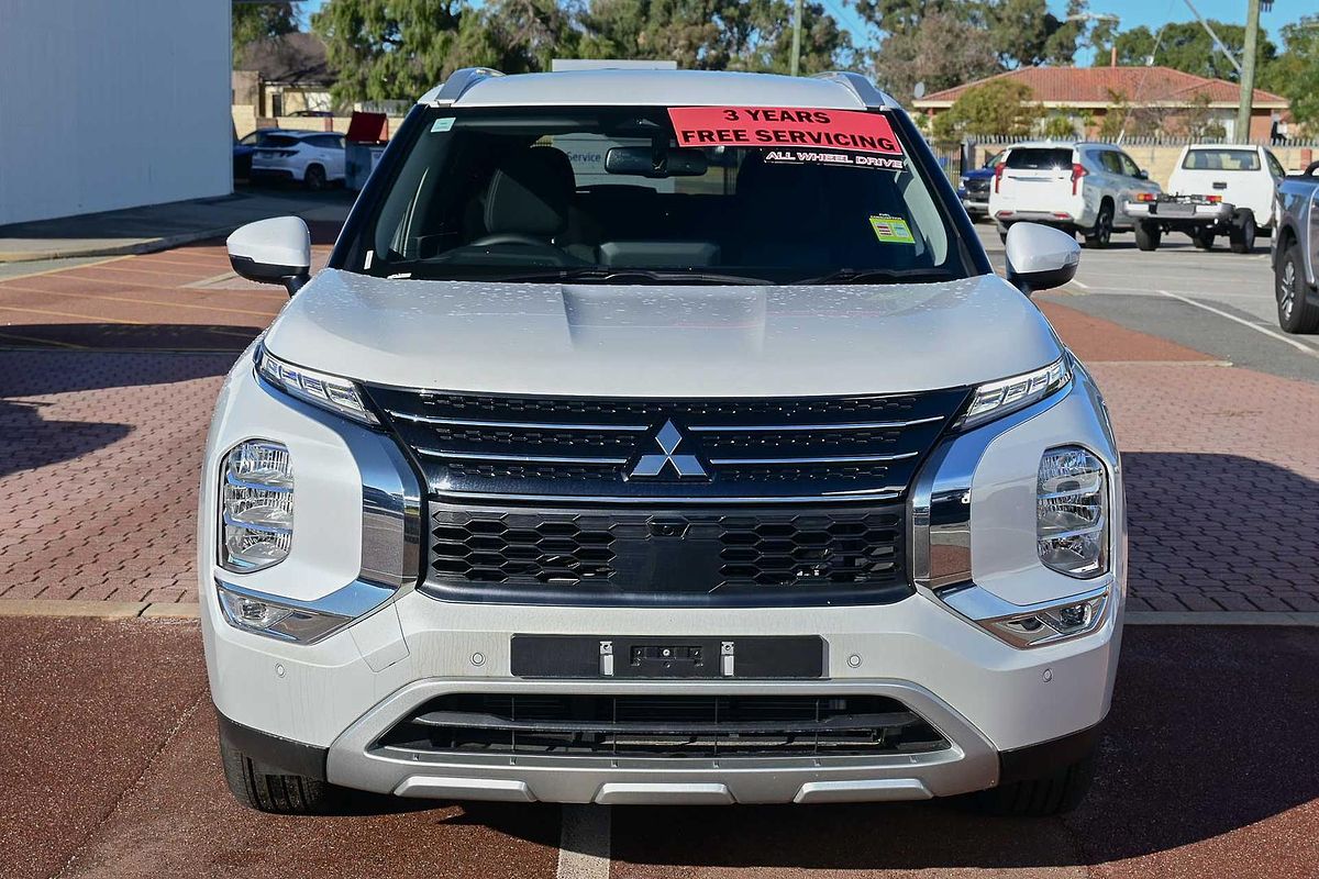 2024 Mitsubishi Outlander LS ZM