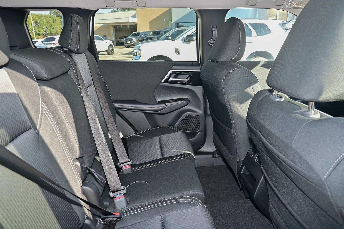 2024 Mitsubishi Outlander LS ZM