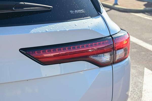 2024 Mitsubishi Outlander LS ZM