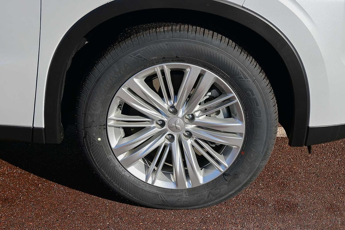 2024 Mitsubishi Outlander LS ZM