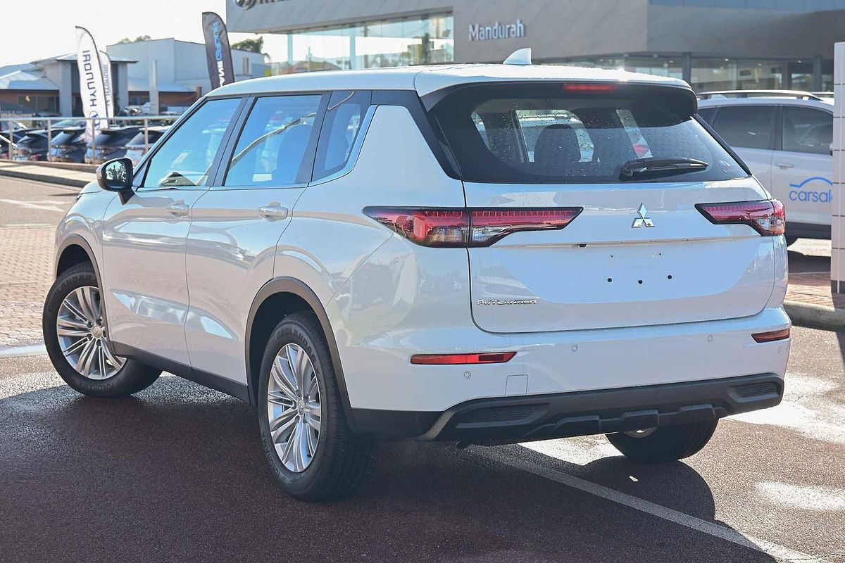 2025 Mitsubishi Outlander ES ZM