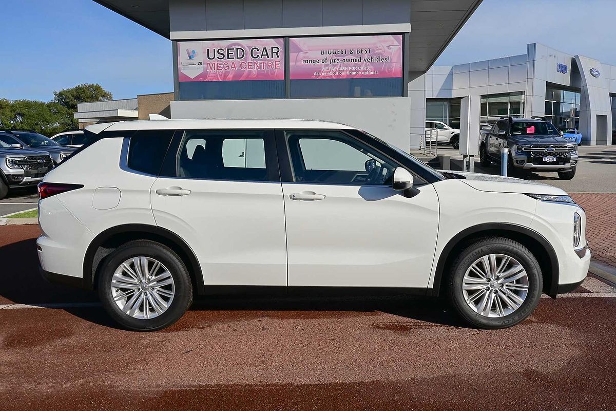 2025 Mitsubishi Outlander ES ZM