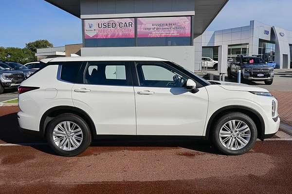 2025 Mitsubishi Outlander ES ZM