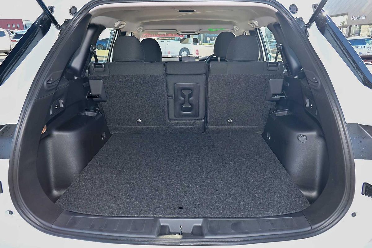 2025 Mitsubishi Outlander ES ZM