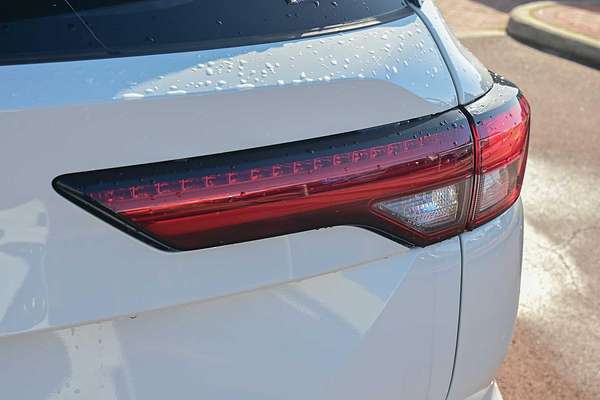 2025 Mitsubishi Outlander ES ZM