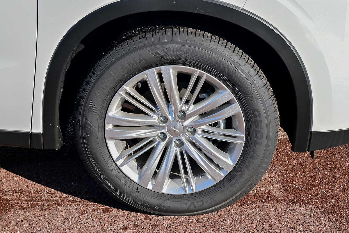 2025 Mitsubishi Outlander ES ZM
