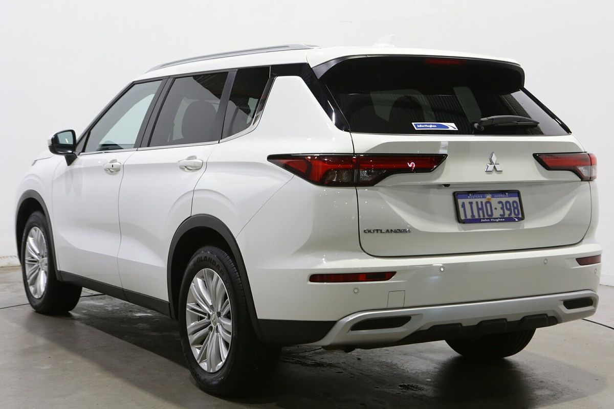 2024 Mitsubishi Outlander LS ZM