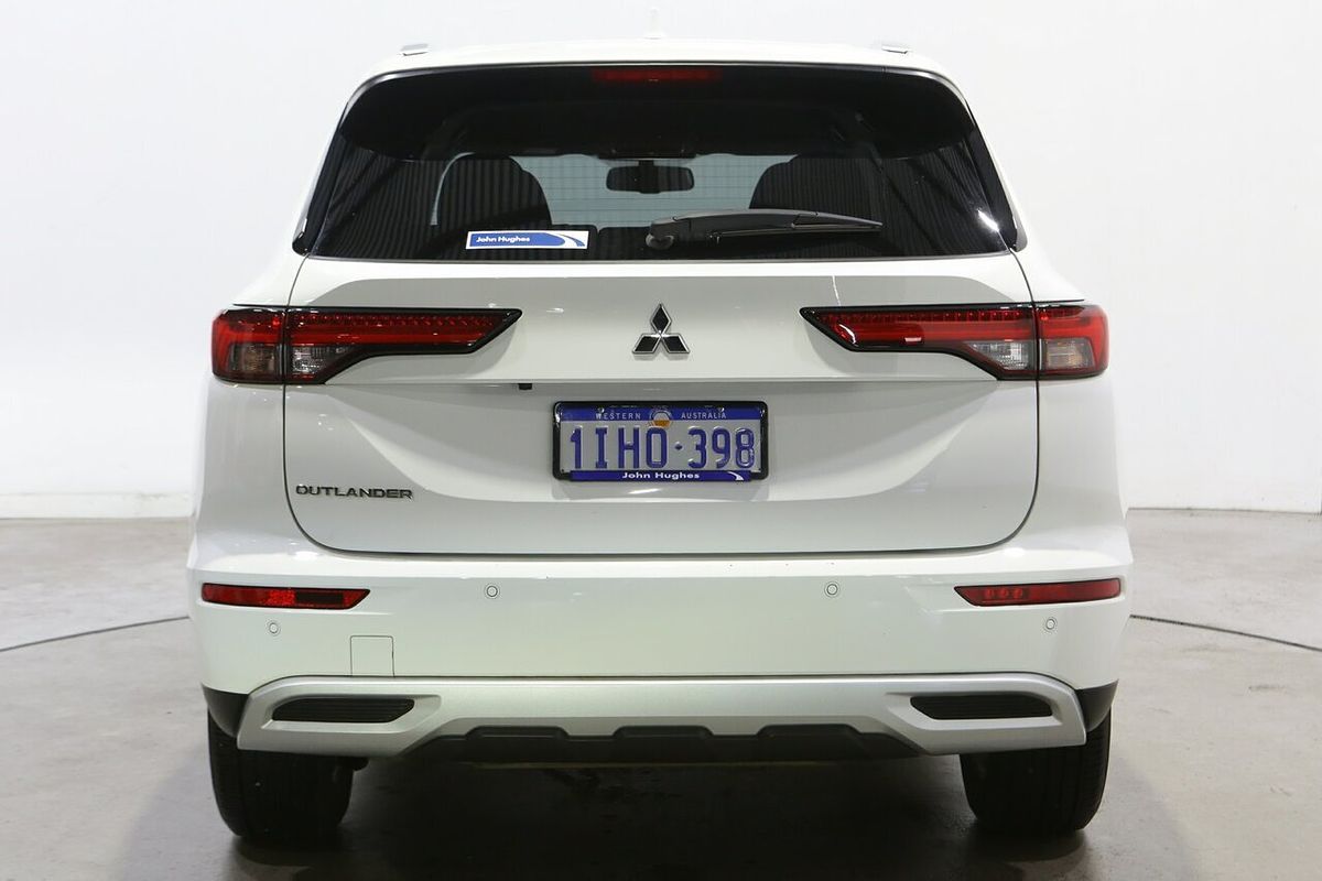 2024 Mitsubishi Outlander LS ZM